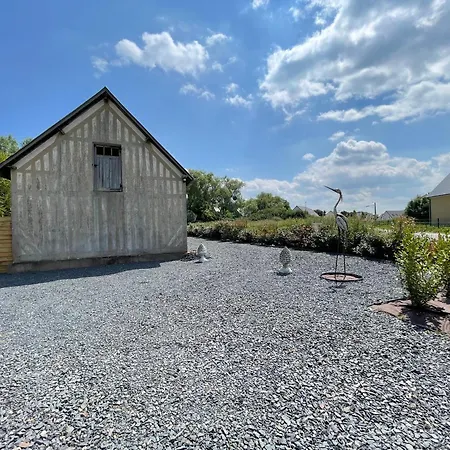Holiday home Les Ecuries A 12 Mn De Cabourg Goustranville