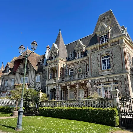 펜션 Les Ecuries A 12 Mn De Cabourg *