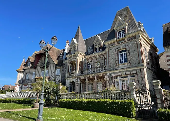 Holiday home Les Ecuries A 12 Mn De Cabourg *